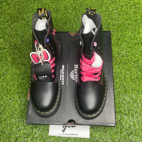 Dr. Martens Jadon Hello Kitty and Friends Leather Platform boots - Picture 3 of 6